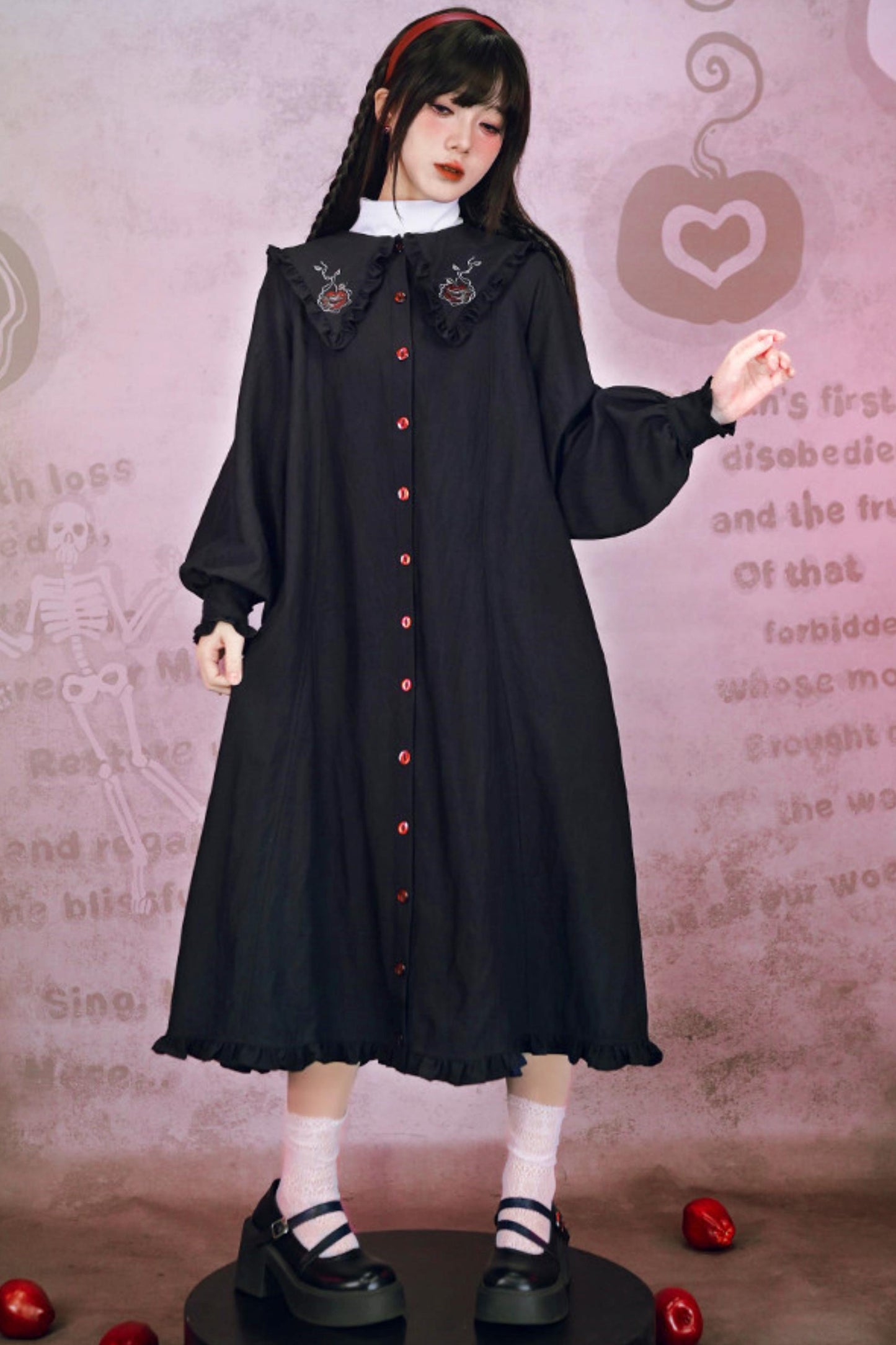 伊甸刺绣蕾丝连衣裙