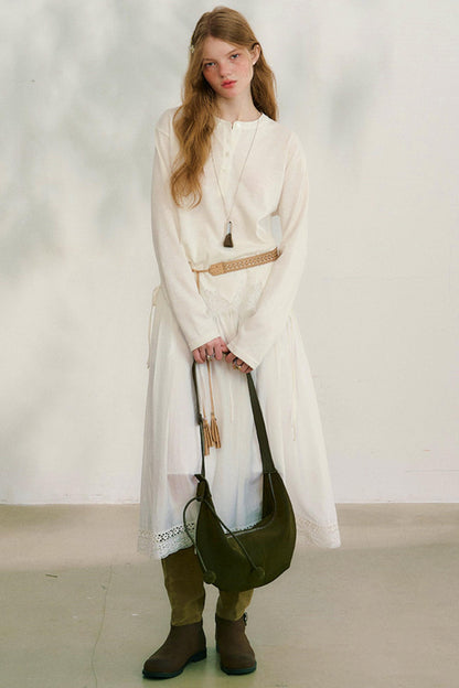 スウェイングシルエットレースブラウス