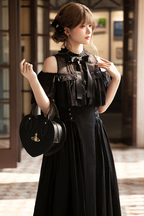 Gothic Young Lady Lace Dress + Accessories