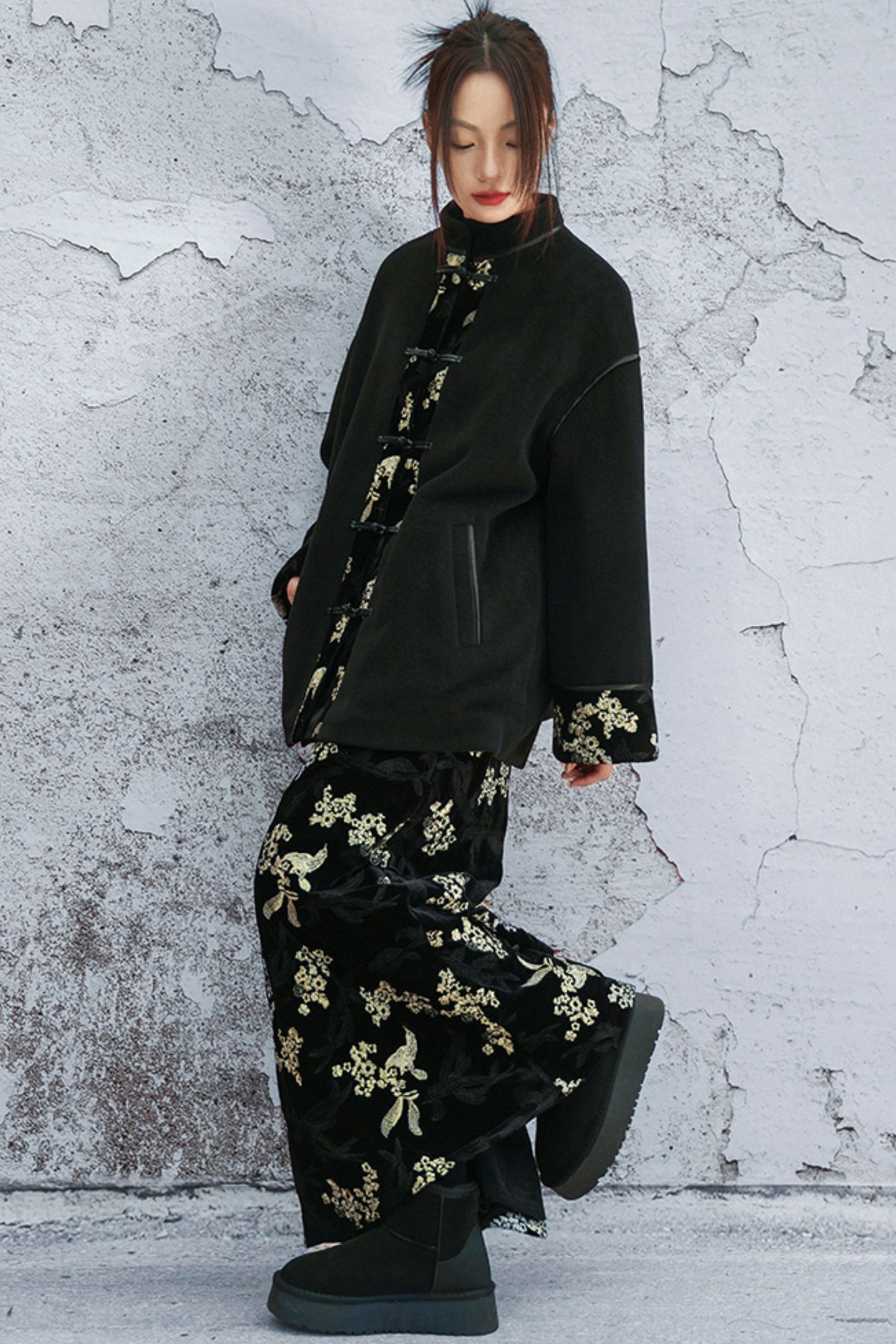 ブラックアンドゴールドベルベットスカート