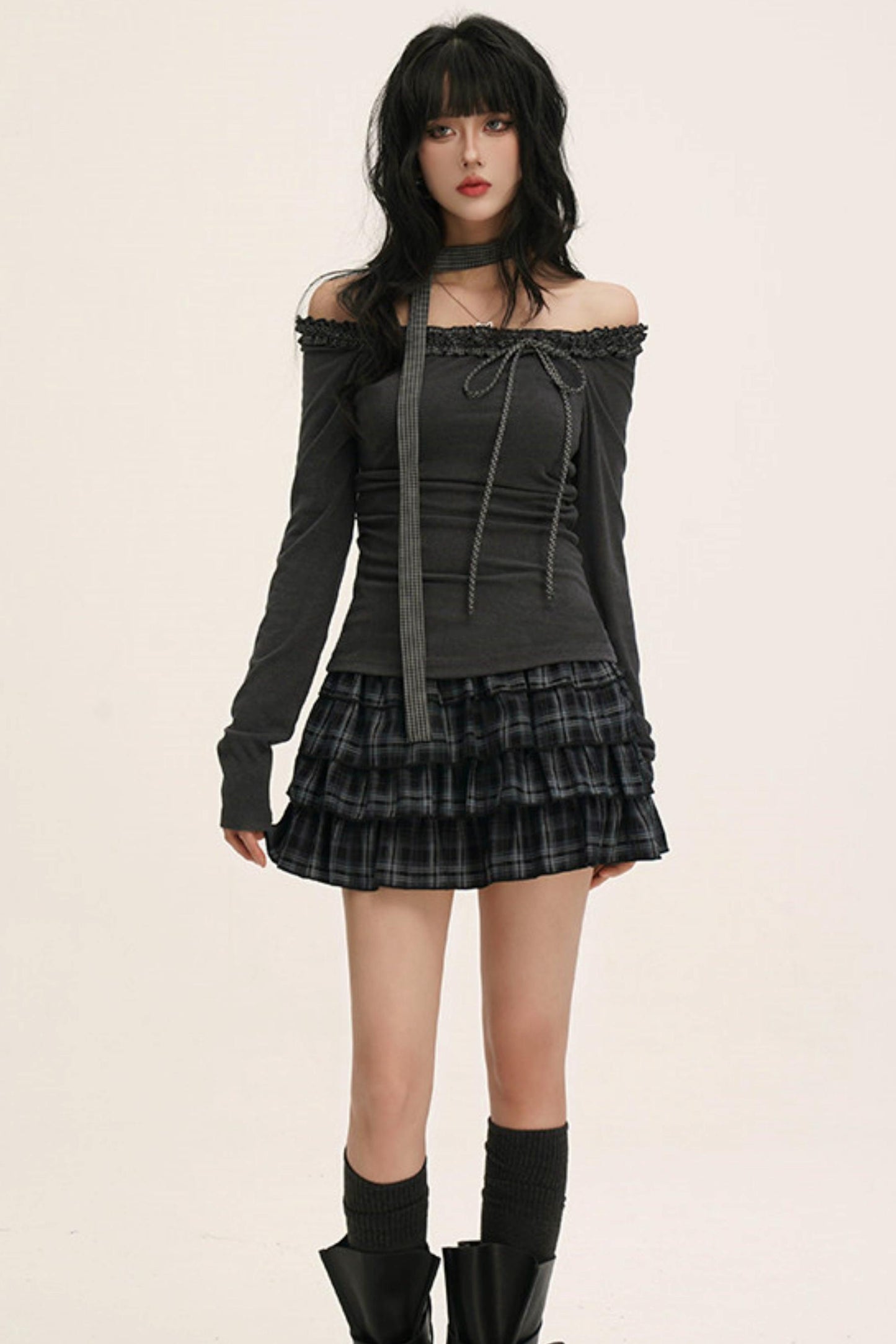 オフショルダーフリルリボントップス（スキニーロングスカーフ付き）