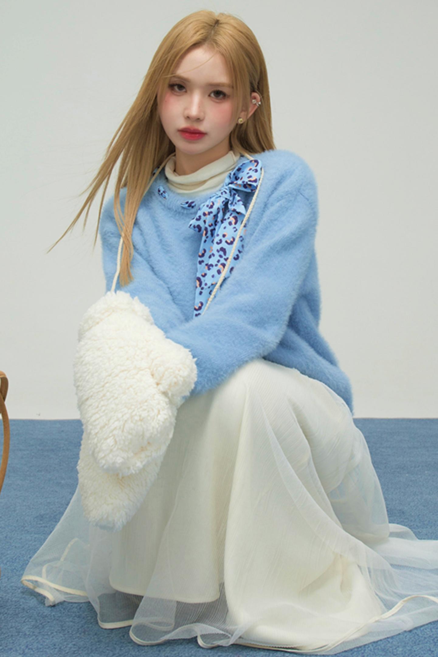 スノーイーブルーレオパードフォーファースウェーター