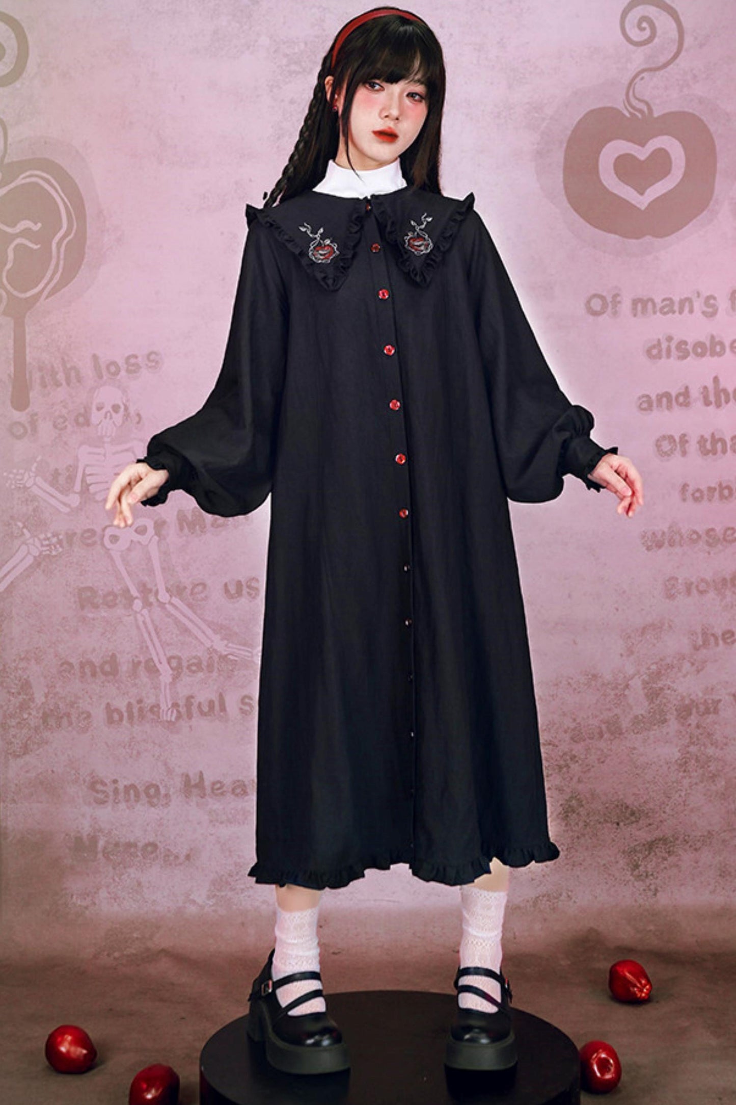 伊甸刺绣蕾丝连衣裙