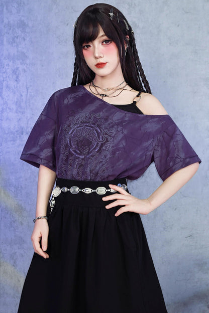 Lila dunkles Ein-Schulter-T-Shirt im Dekadenz-Look