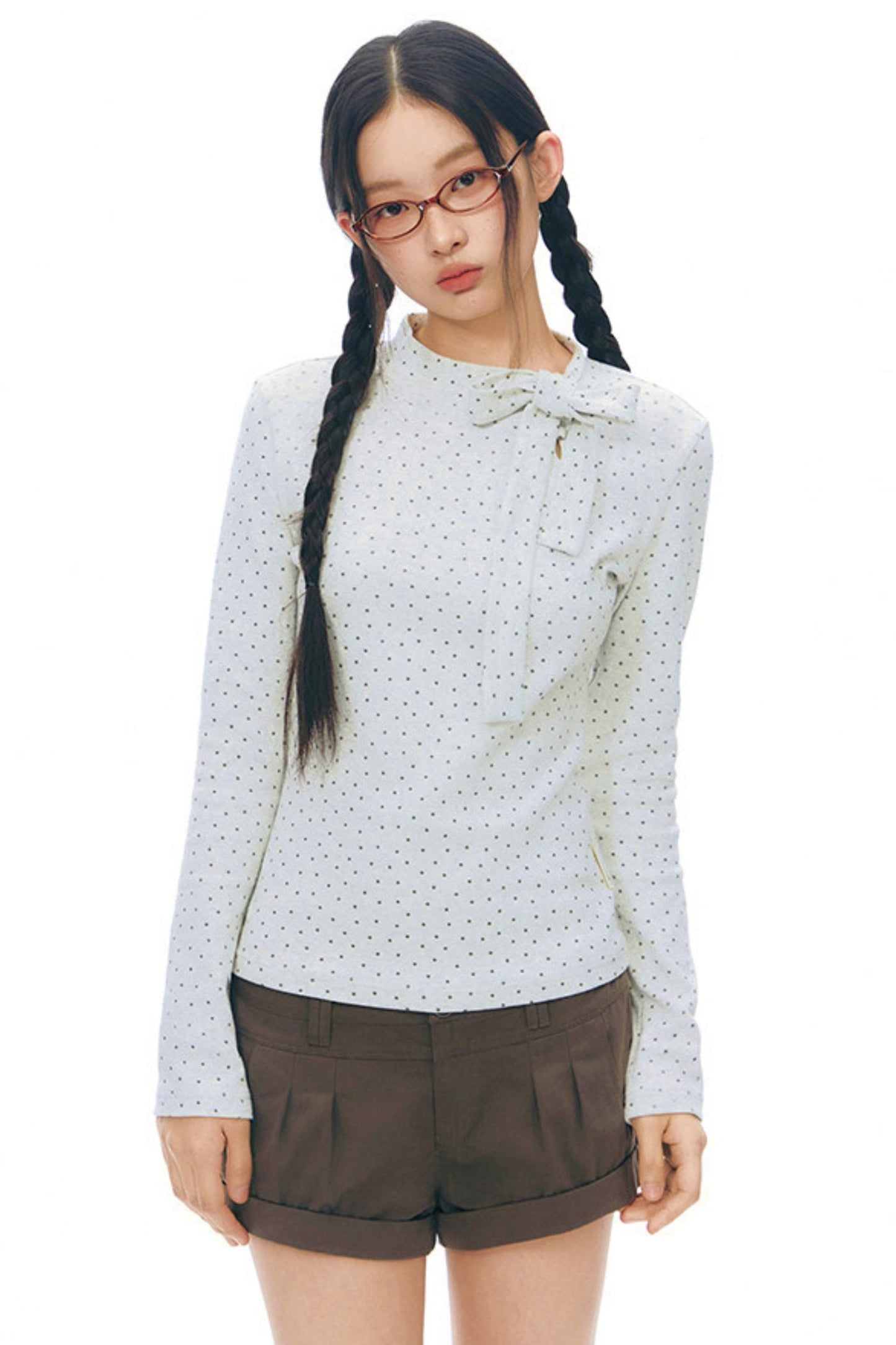 Top aderente con collo alto a stella