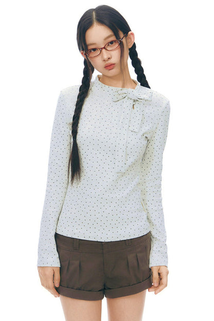 Top aderente con collo alto a stella