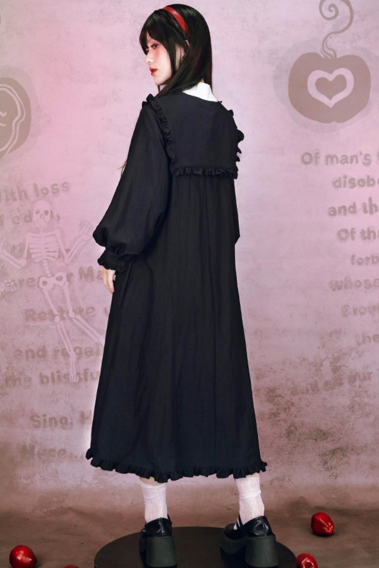 伊甸刺绣蕾丝连衣裙