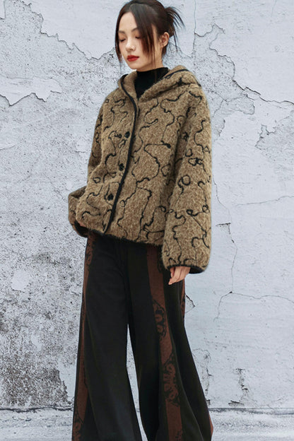 ダークモードファーフードコート