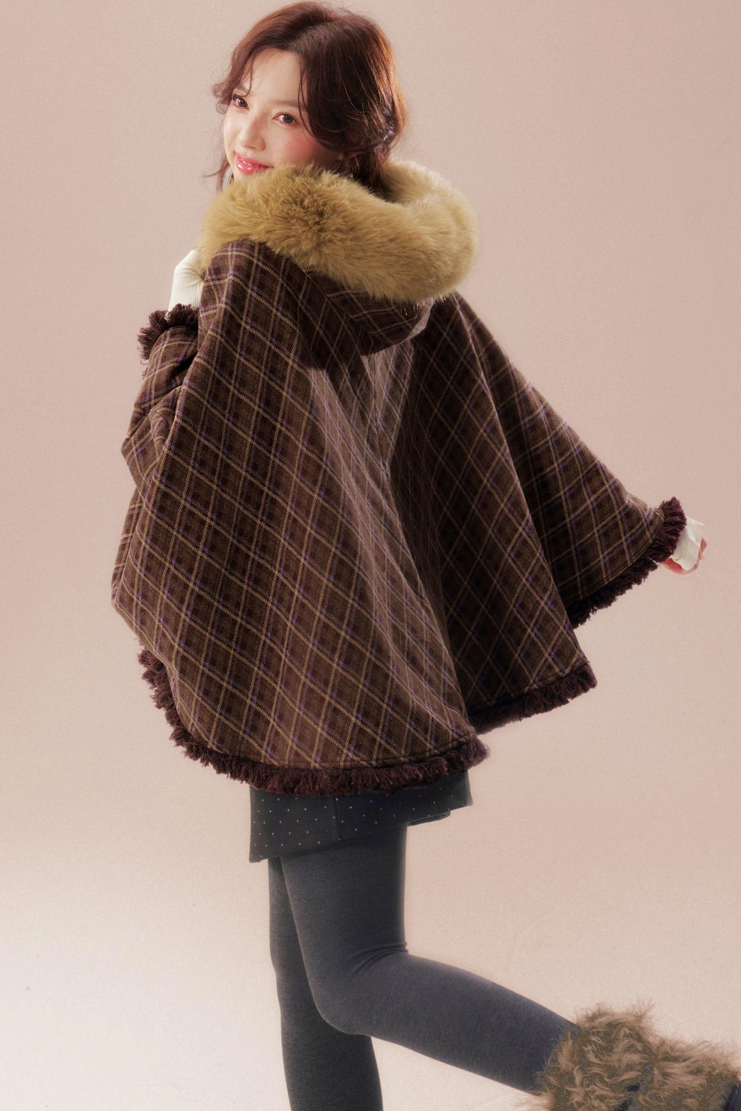 チェックファーカラーフーデッドケープ