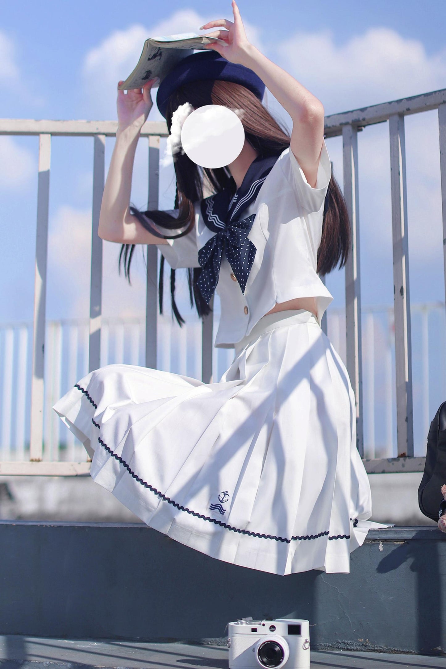 Sommerliches Matrosenoberteil + Rock + Schleifen-Accessoire