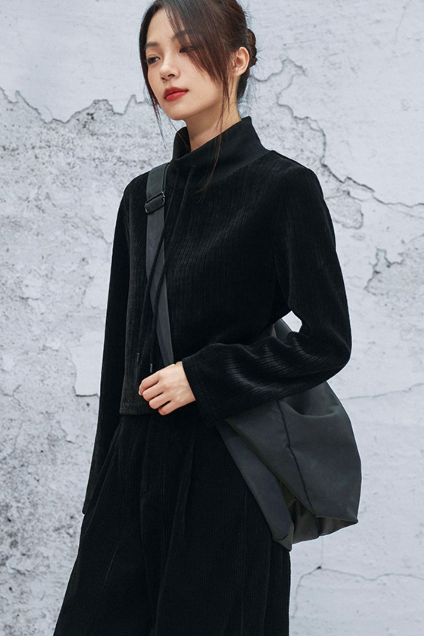 ダークモードハイネックトップス