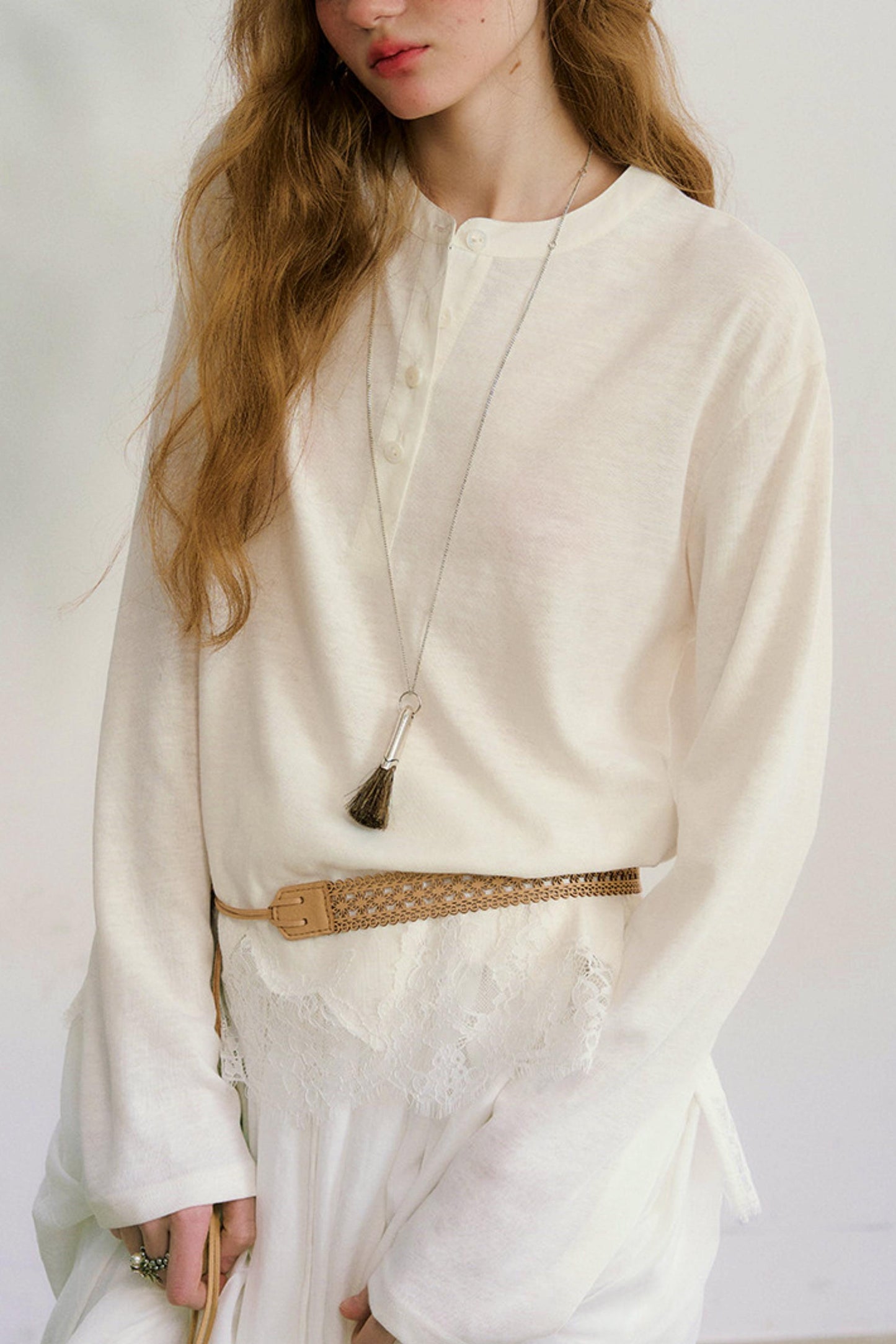 スウェイングシルエットレースブラウス