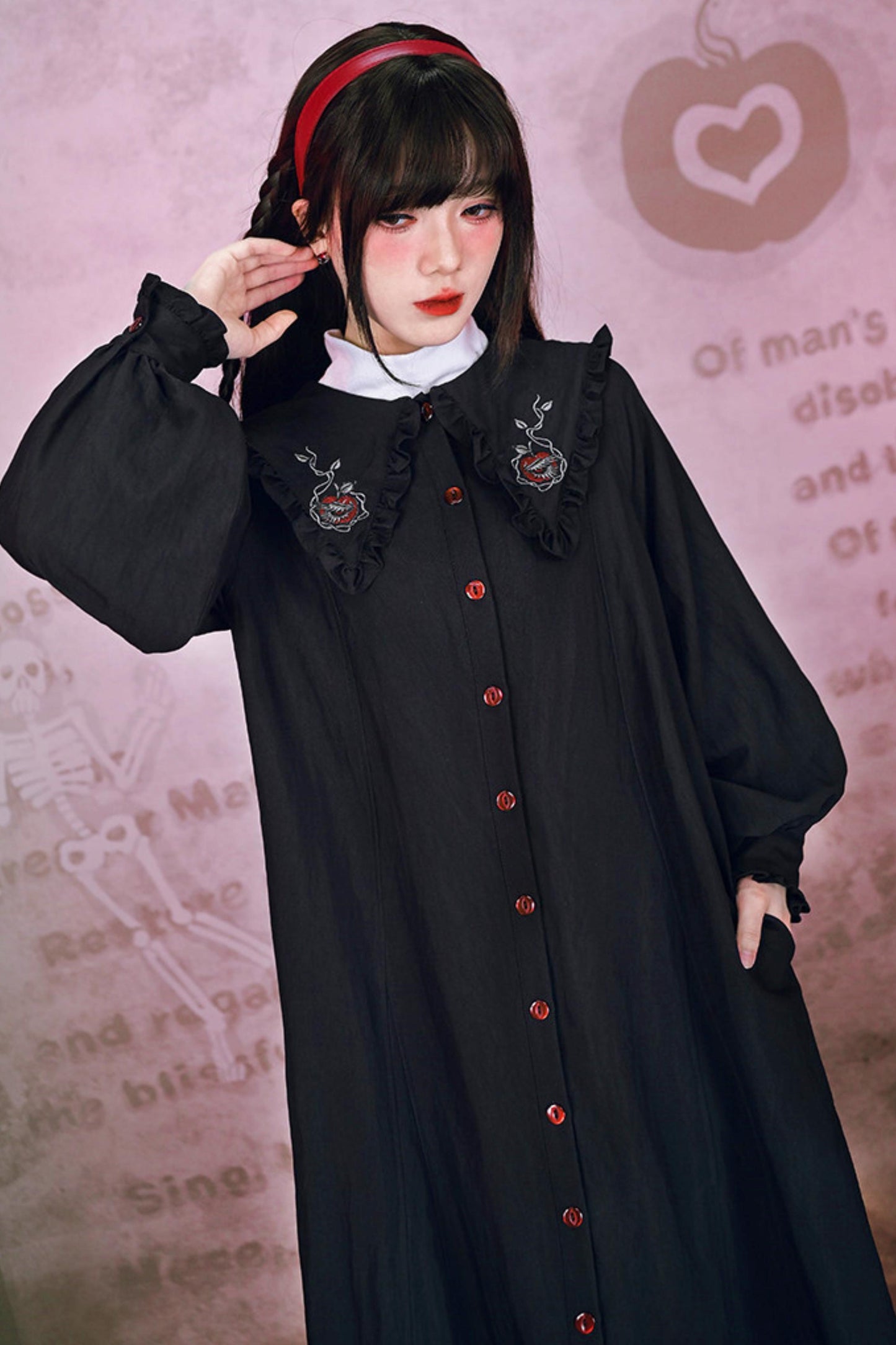 伊甸刺绣蕾丝连衣裙