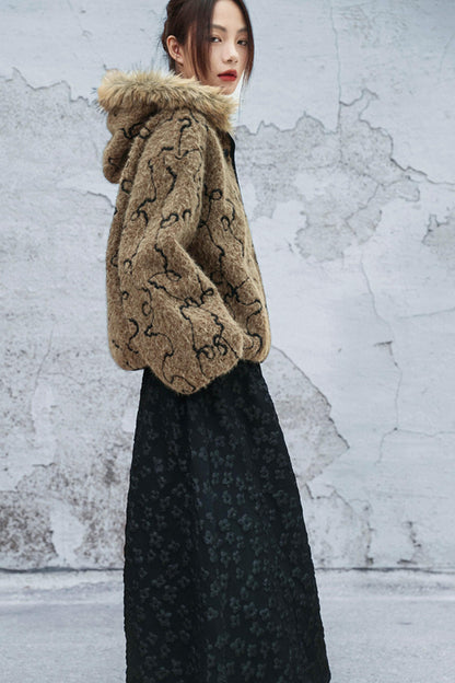 ダークモードファーフードコート