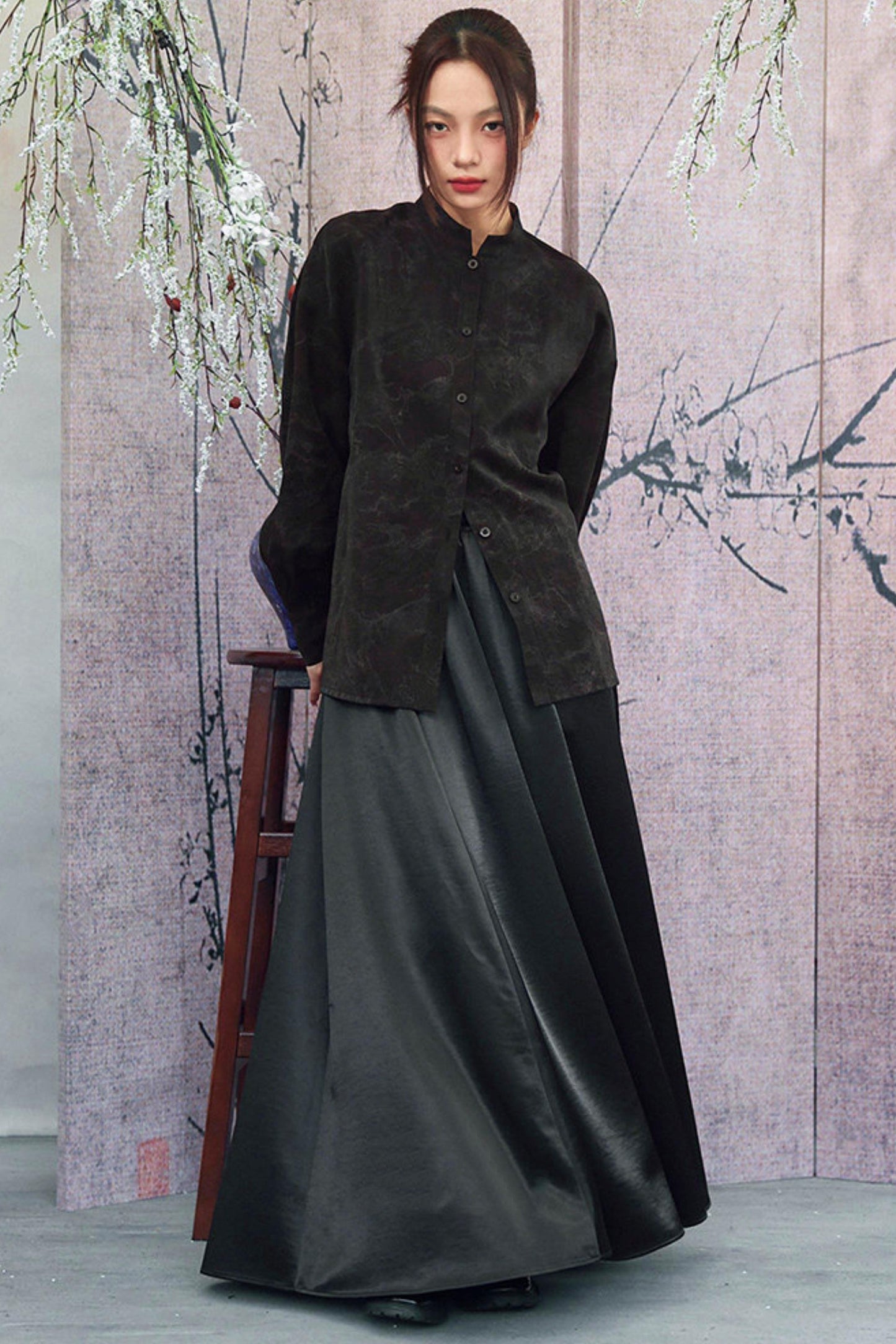 Camicia con colletto alla coreana sfumata nero scuro + pantaloni