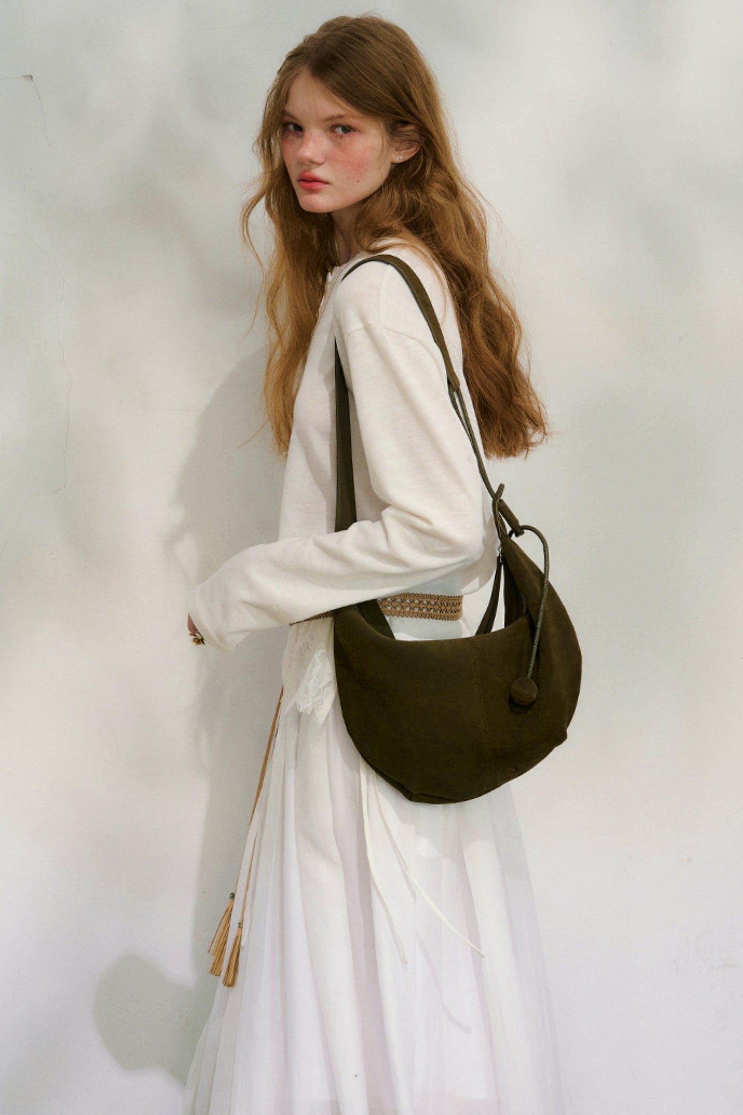 スウェイングシルエットレースブラウス