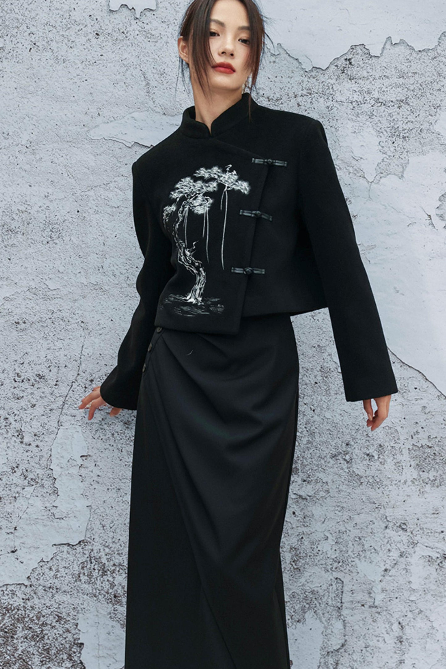 ブラックエンブロイダードウールンコート