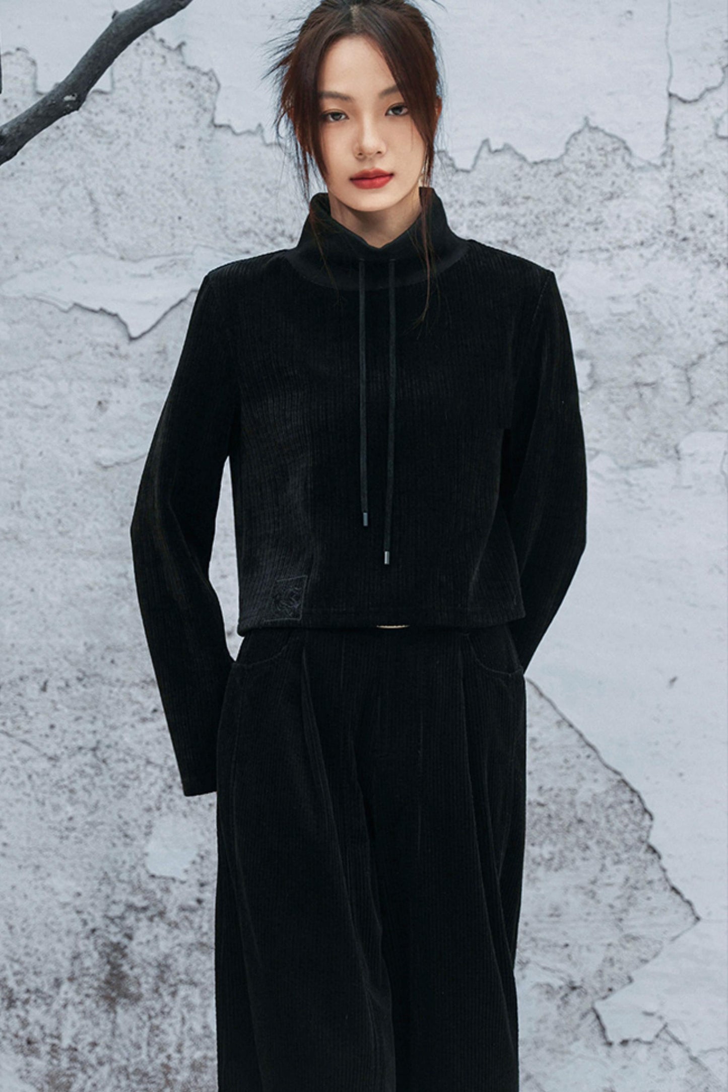 ダークモードハイネックトップス