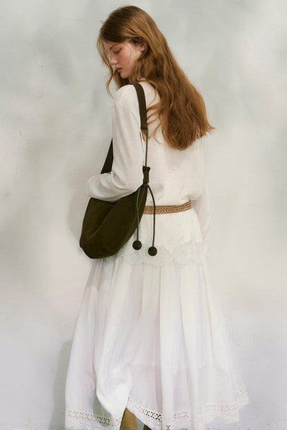 スウェイングシルエットレースブラウス