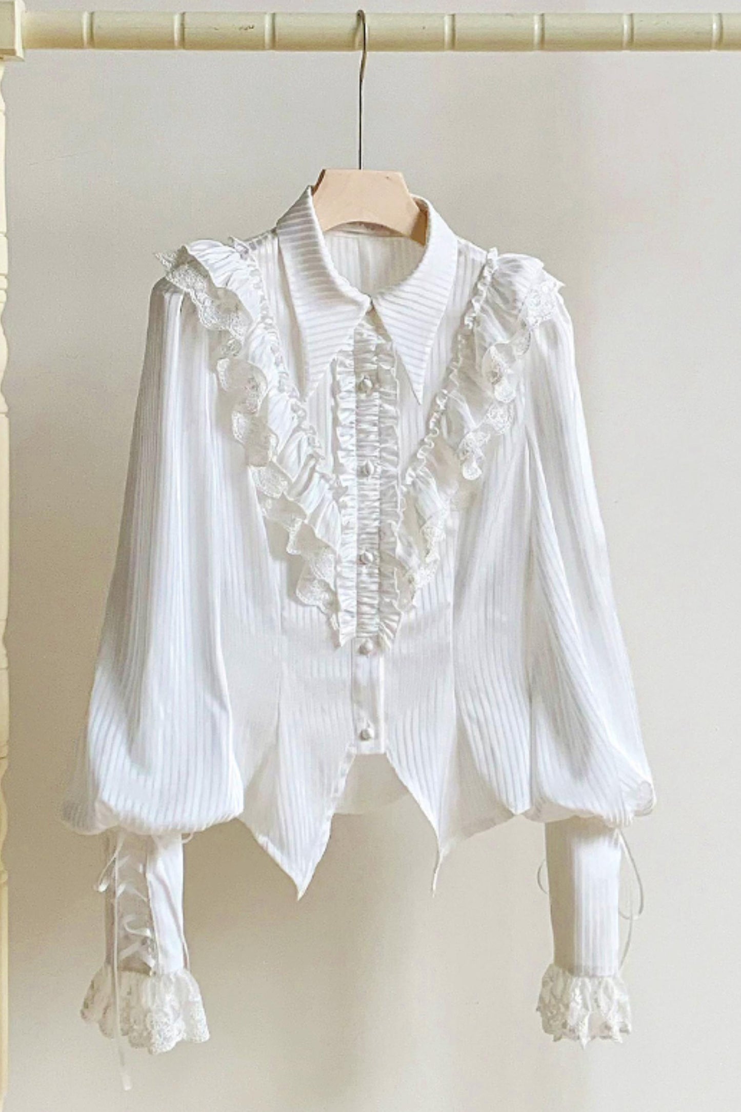 【予約商品】エレガントシフォンランタン袖シャツ