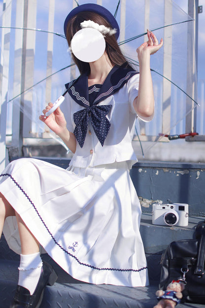 Sommerliches Matrosenoberteil + Rock + Schleifen-Accessoire