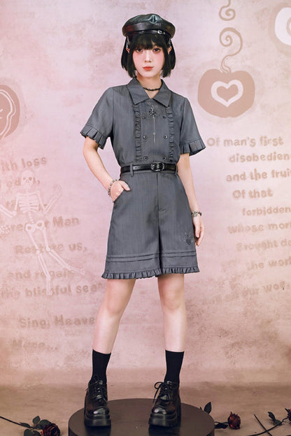 Rauchgraues Set im Uniformstil