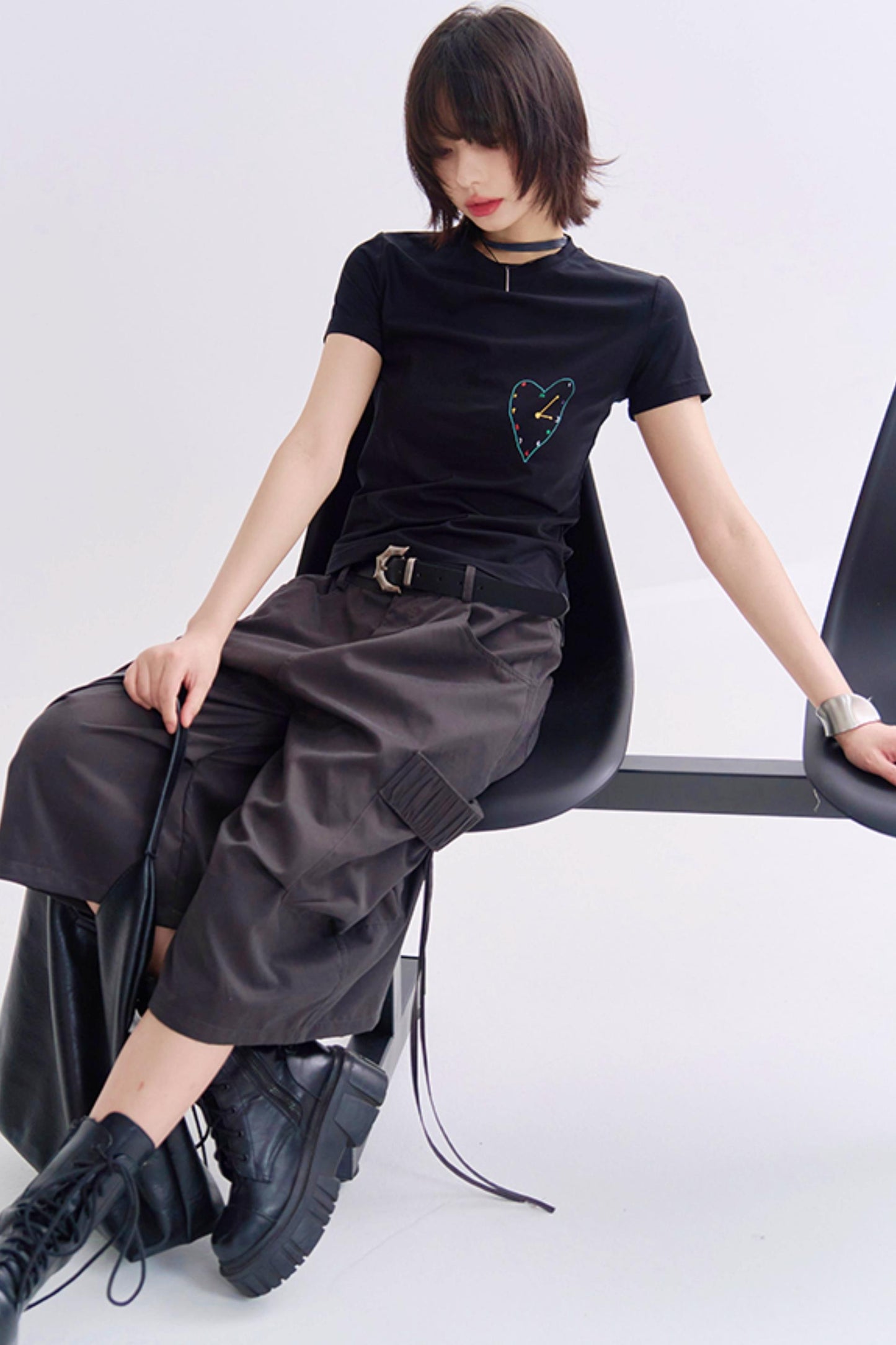 Slim Love Graphic Cropped Tee