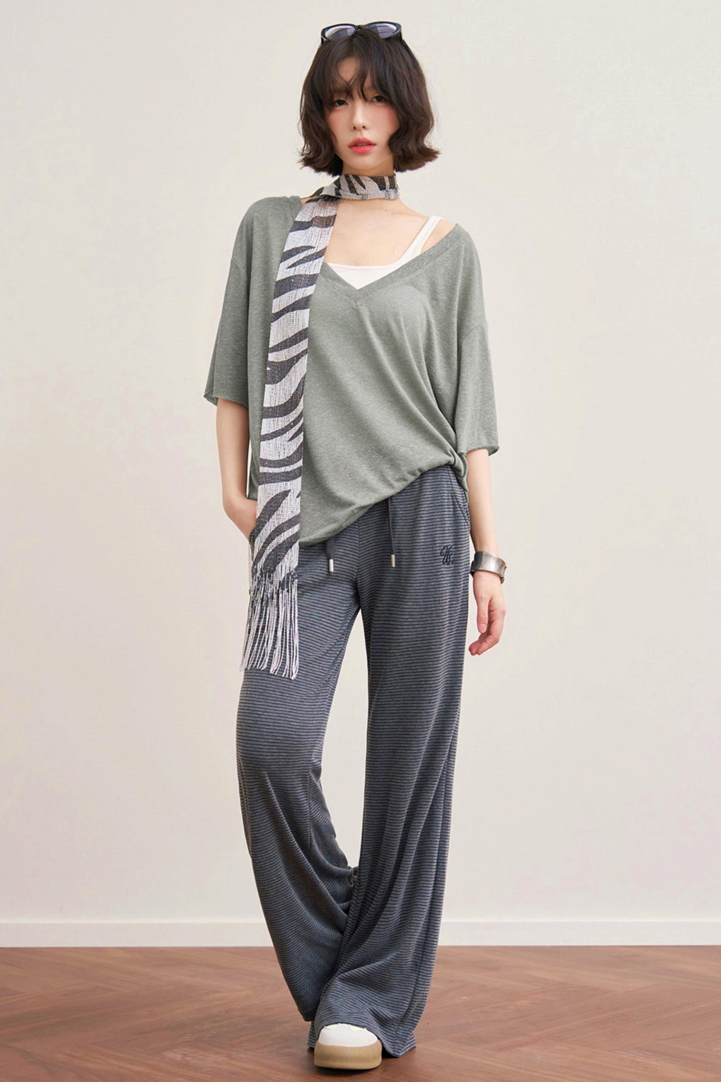Loose Neck Design Top