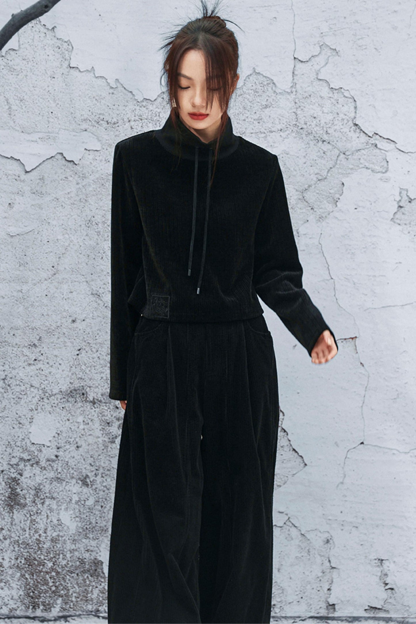 ダークモードハイネックトップス