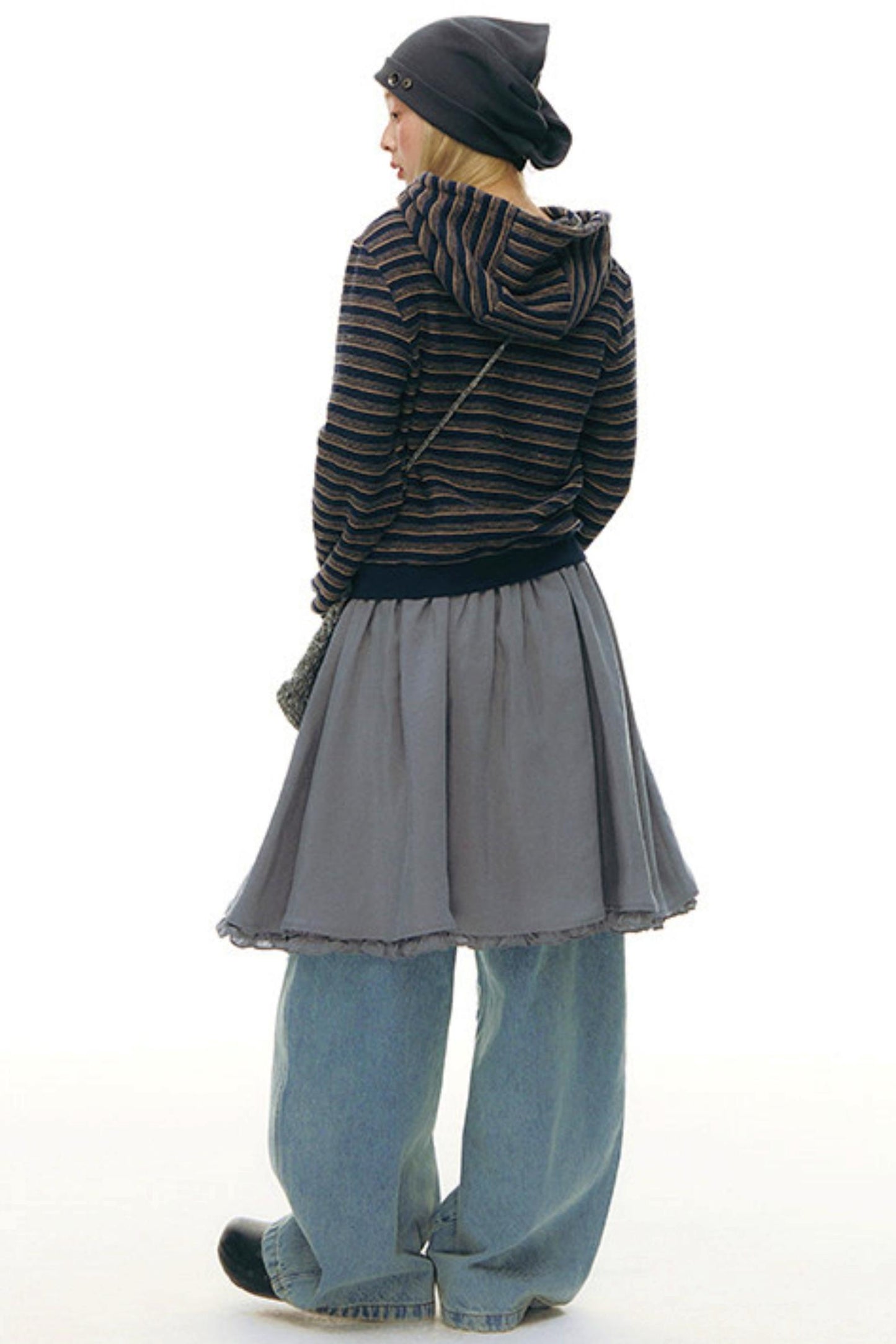 Top con dettaglio in pizzo + Gonna