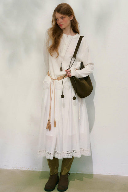 スウェイングシルエットレースブラウス