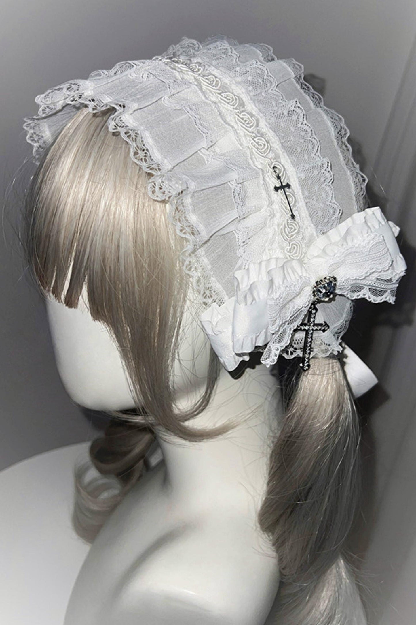 Gothic Young Lady Lace Dress + Accessories
