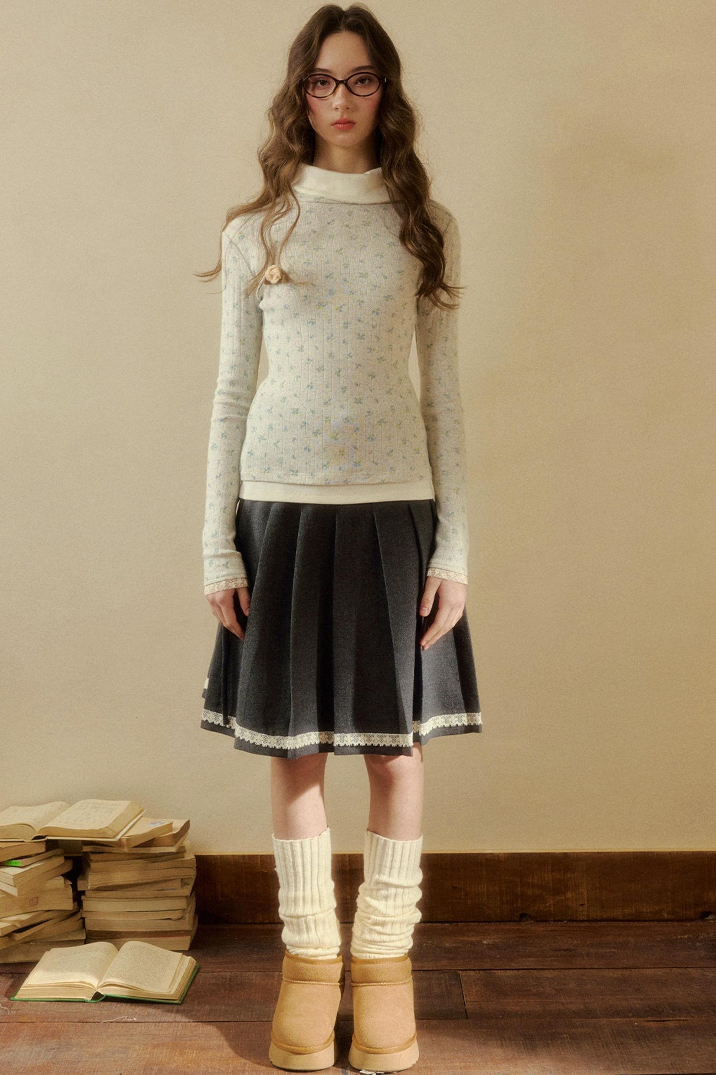 フローラルタイトタートルネックトップス