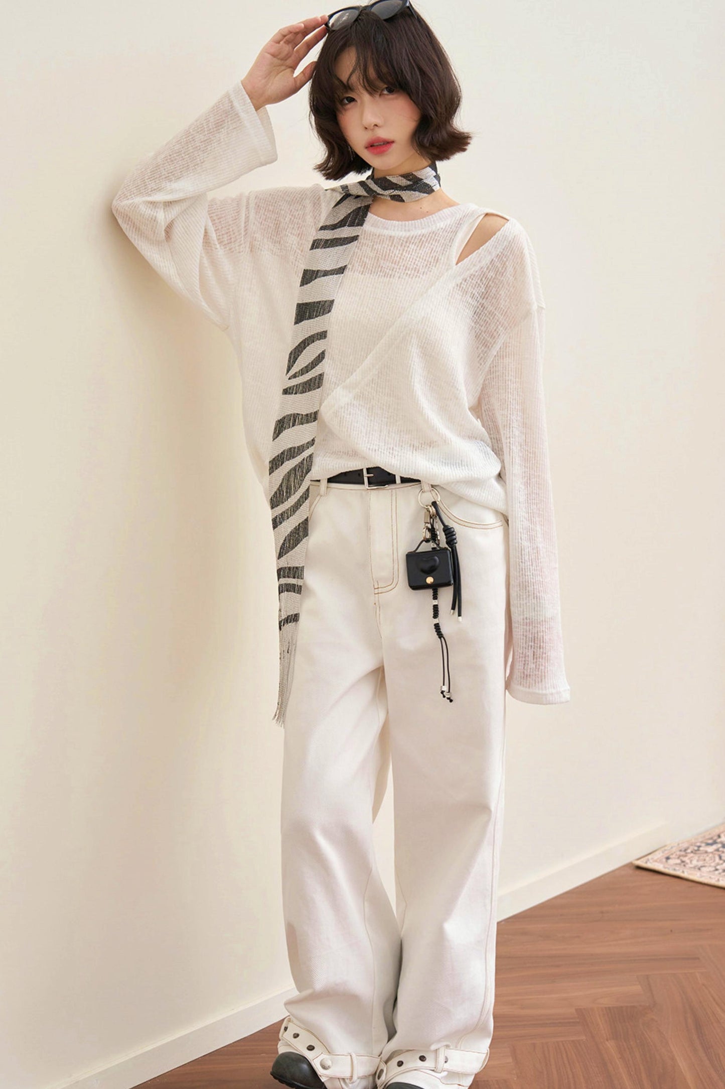 Mode Sheer Loose Off-Shoulder Top