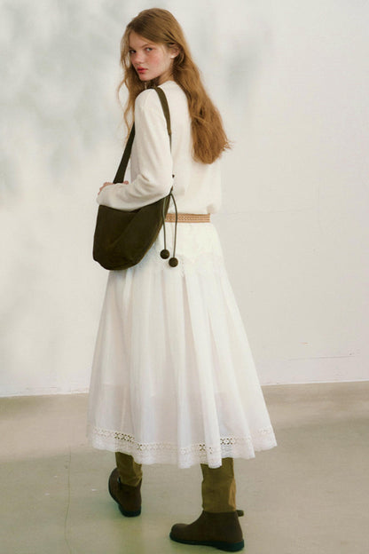 スウェイングシルエットレースブラウス