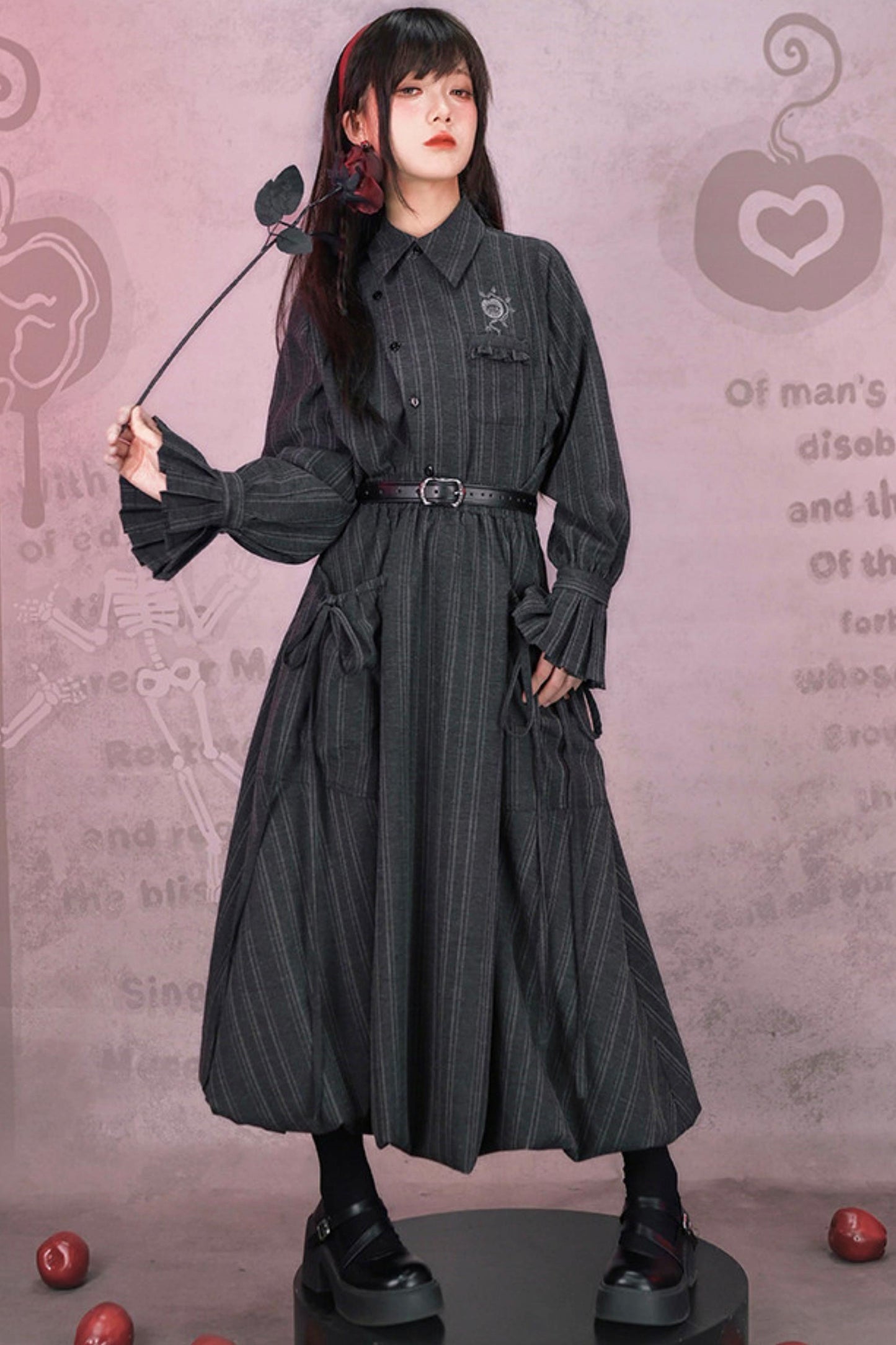 Eden gris de estilo vintage bordada + falda