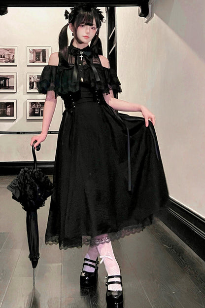 Gothic Young Lady Lace Dress + Accessories