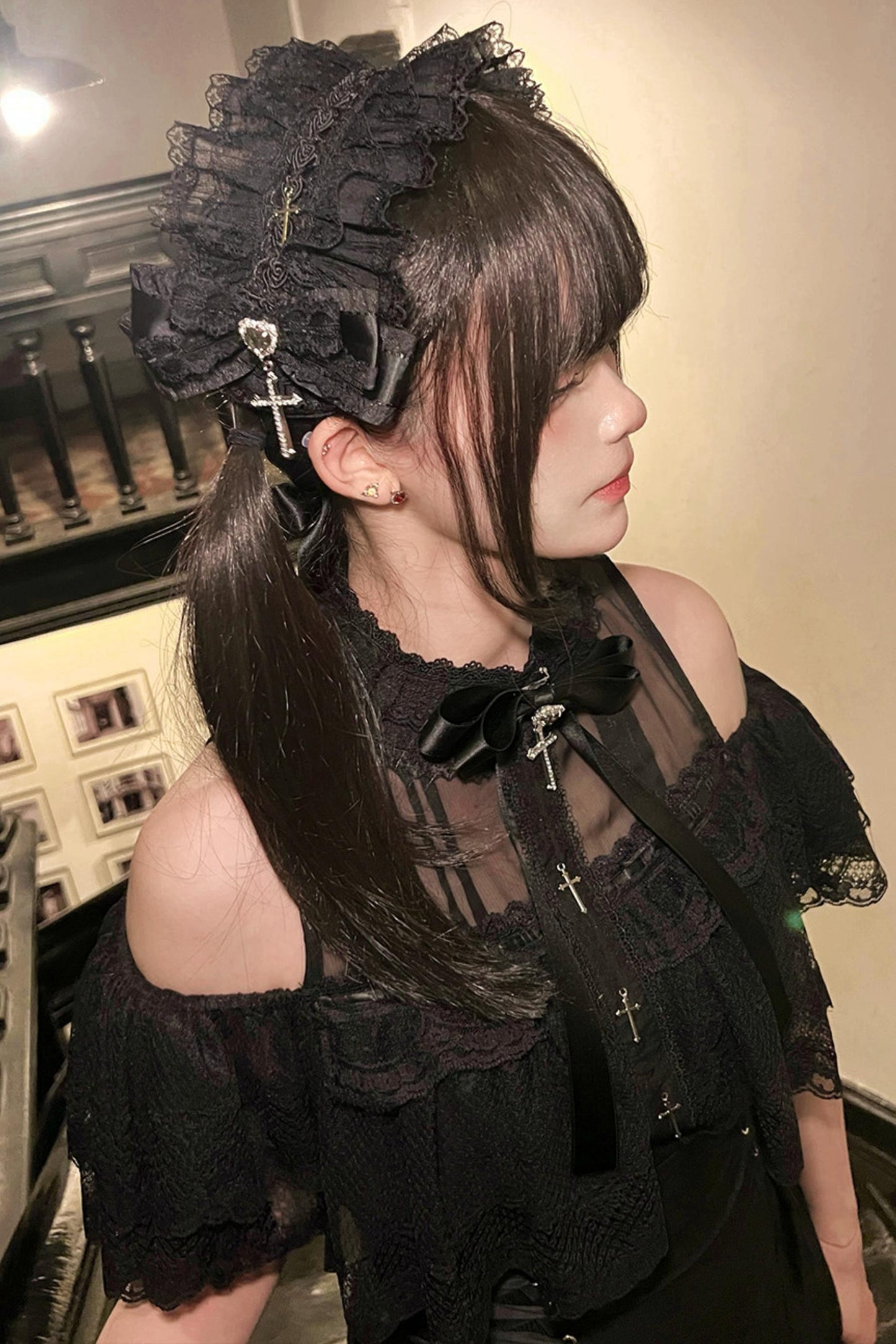 Gothic Young Lady Lace Dress + Accessories