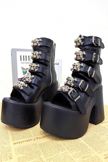 Punk-Sandalen mit Nieten und Plateausohle