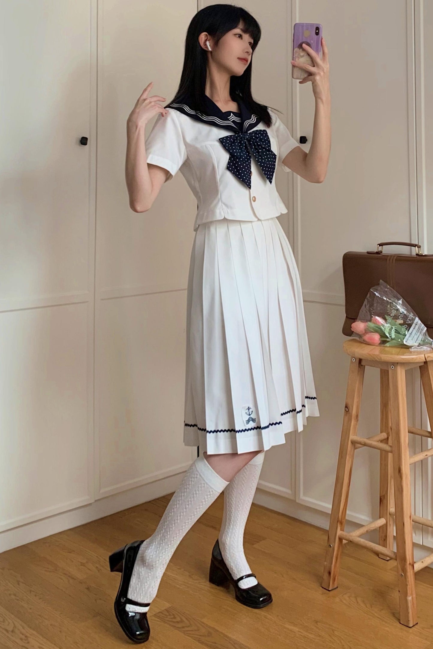 Sommerliches Matrosenoberteil + Rock + Schleifen-Accessoire