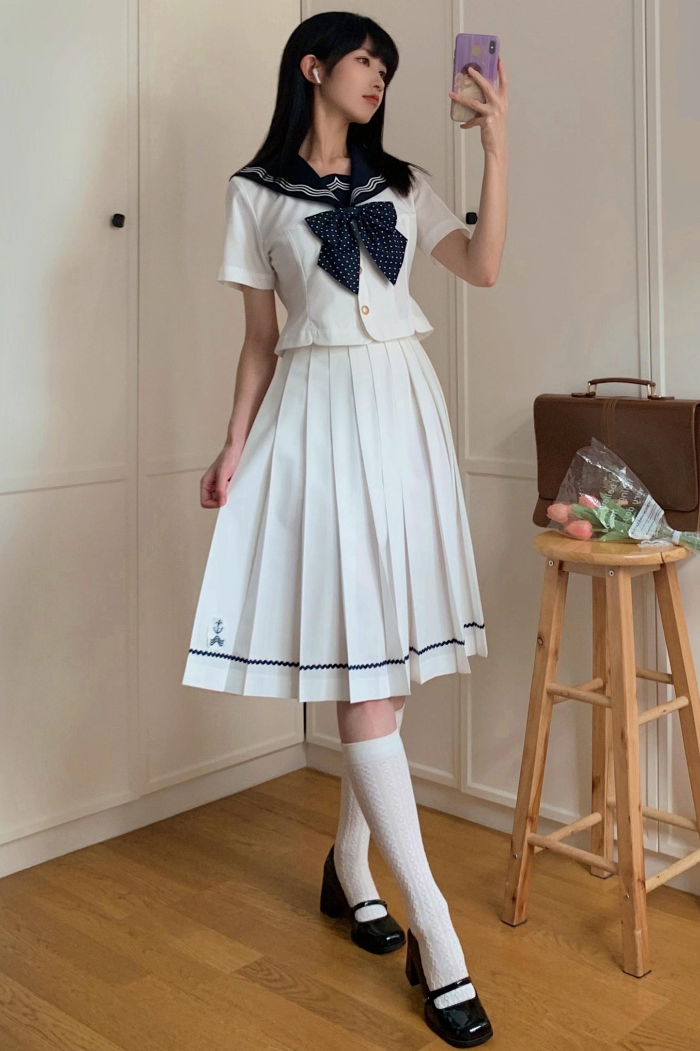 Sommerliches Matrosenoberteil + Rock + Schleifen-Accessoire