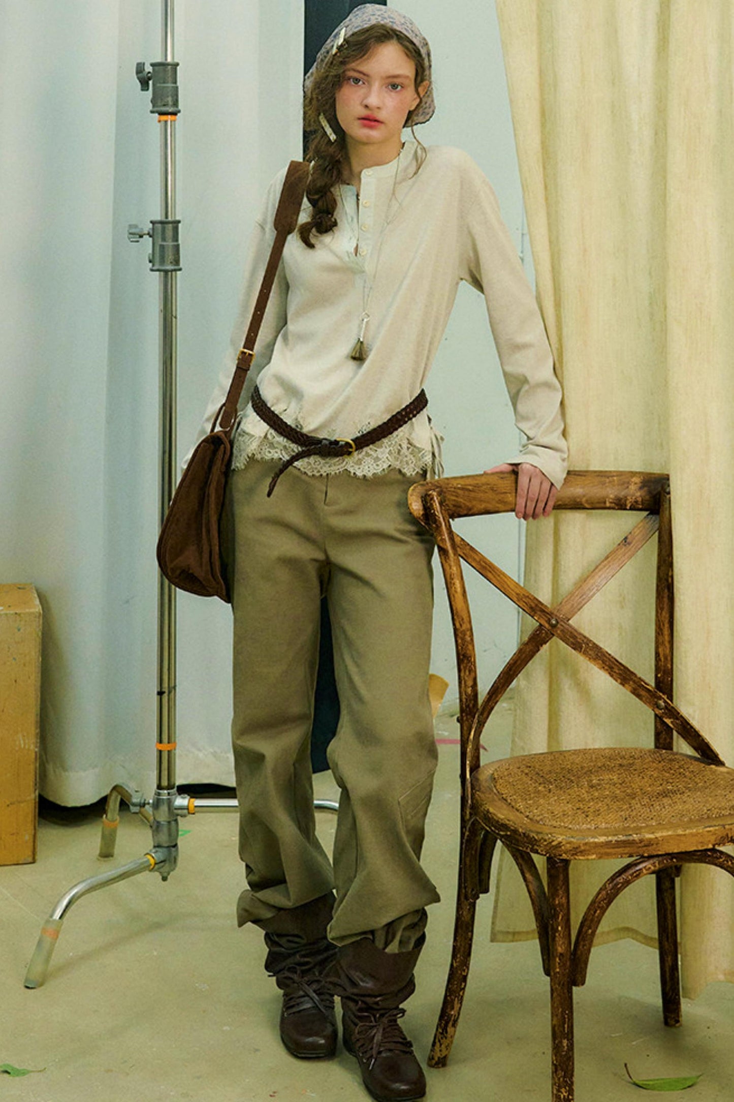 スウェイングシルエットレースブラウス