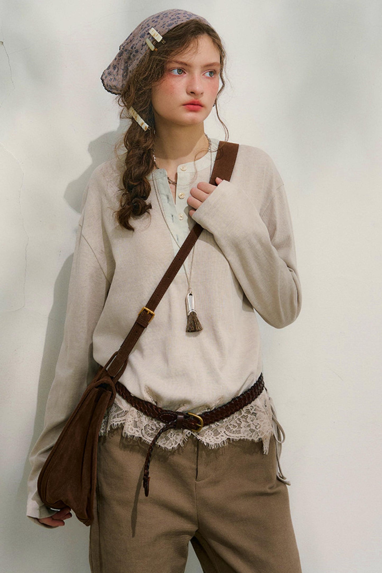 スウェイングシルエットレースブラウス