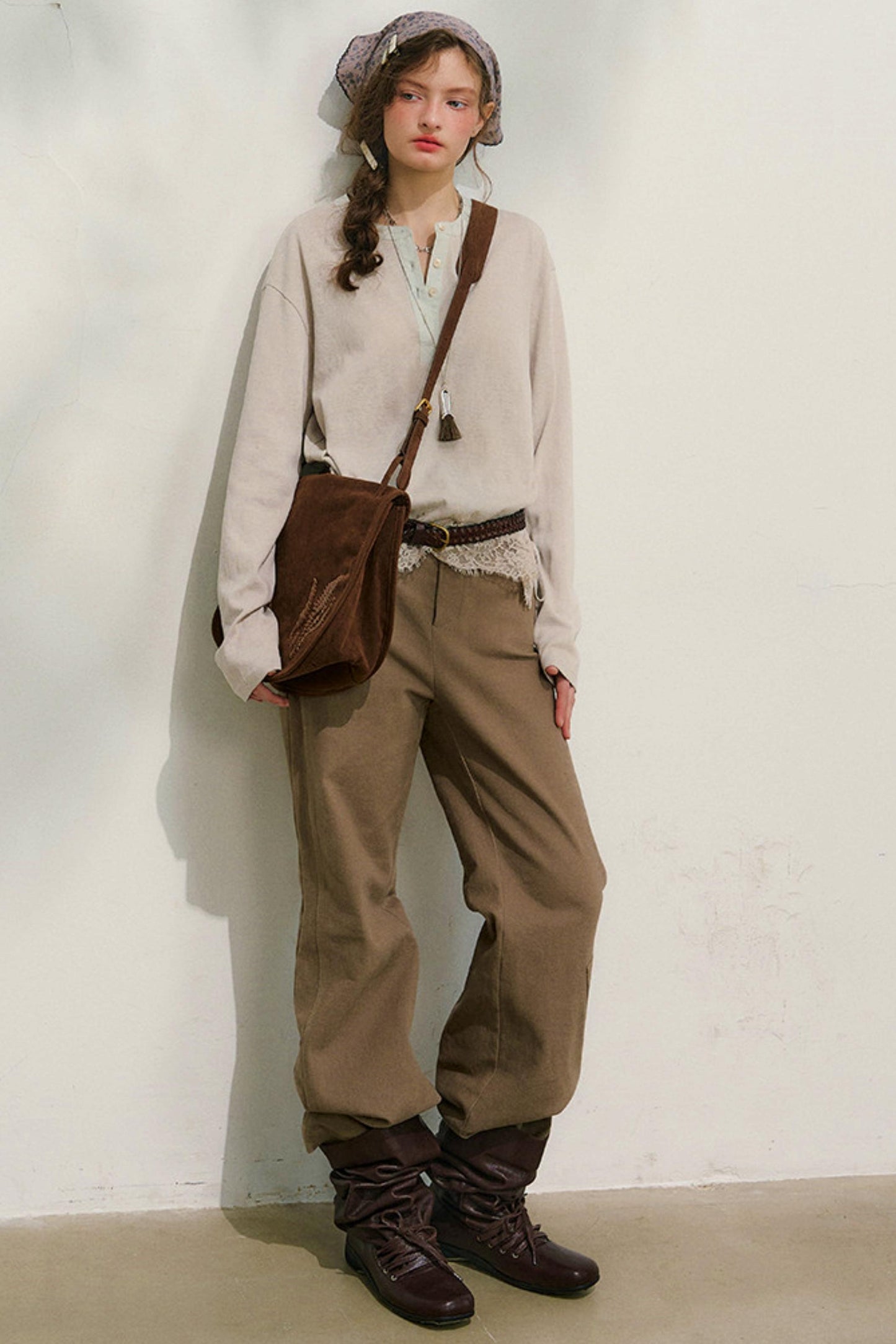 スウェイングシルエットレースブラウス