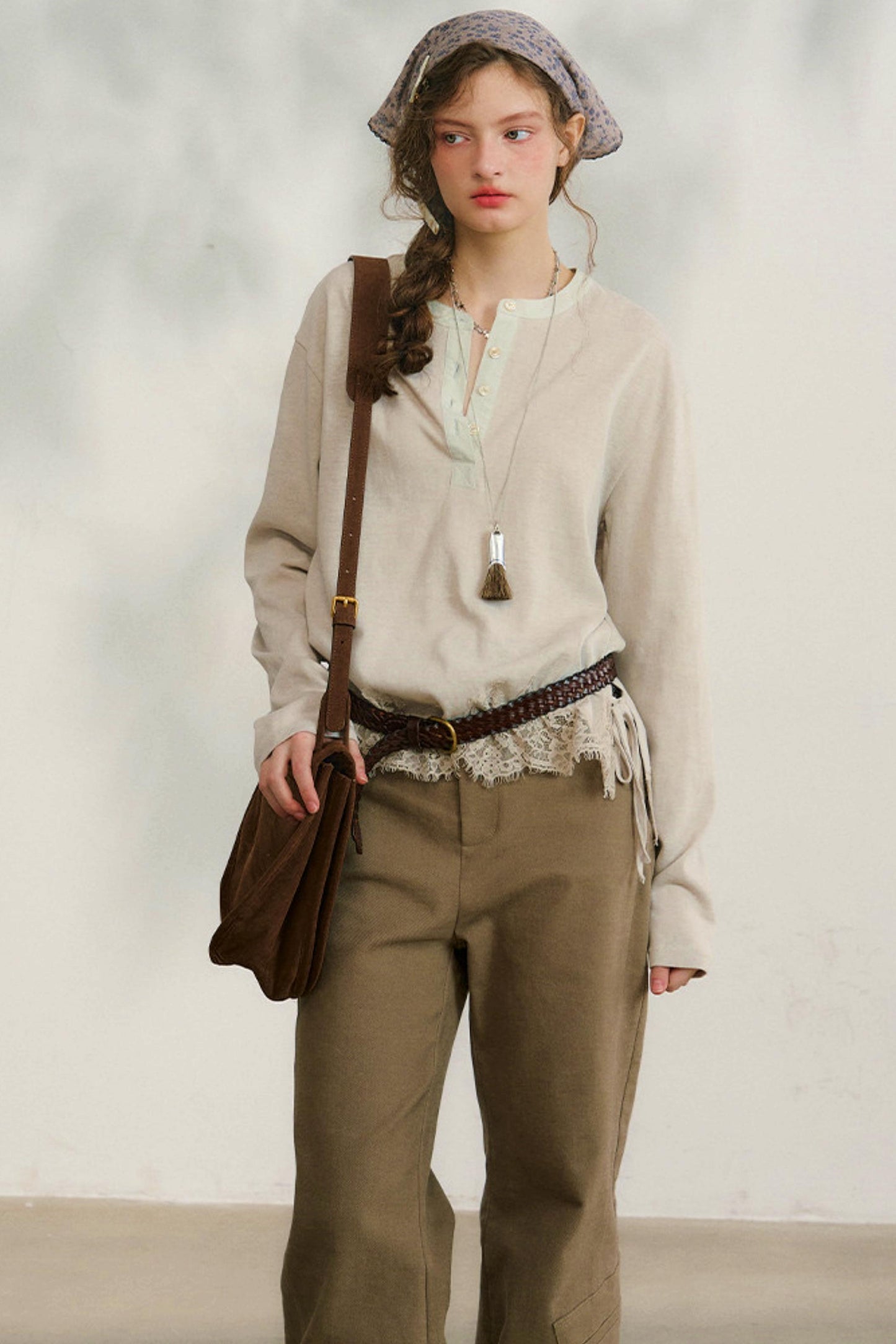 スウェイングシルエットレースブラウス