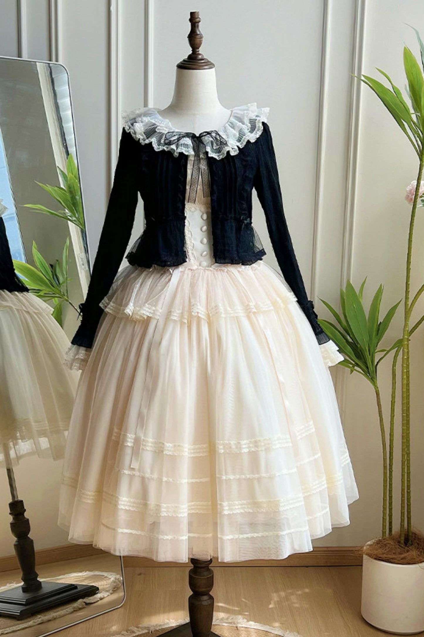 Weißes Korsett-Prinzessin-Lolita-Kleid + Outerwear + Accessoires