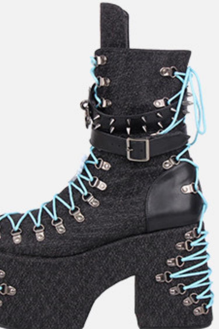 Cyberpunk-Stiefel mit Rundriemen