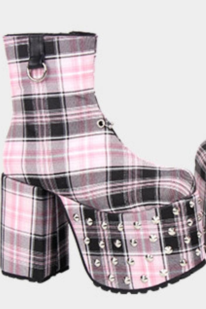 Karierte Stoffstiefel mit Blockabsatz