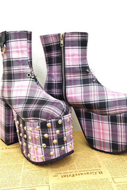 Karierte Stoffstiefel mit Blockabsatz