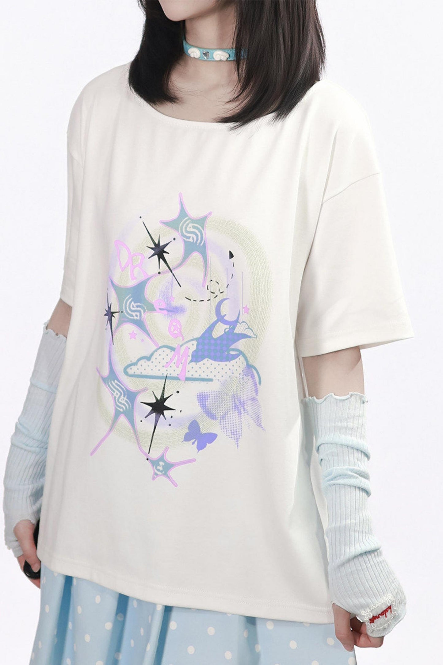 Betörendes T-Shirt mit verträumtem Nebel-Print + Rock + Beinstulpen